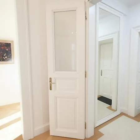 Wishlist Residences Mala Strana アパート